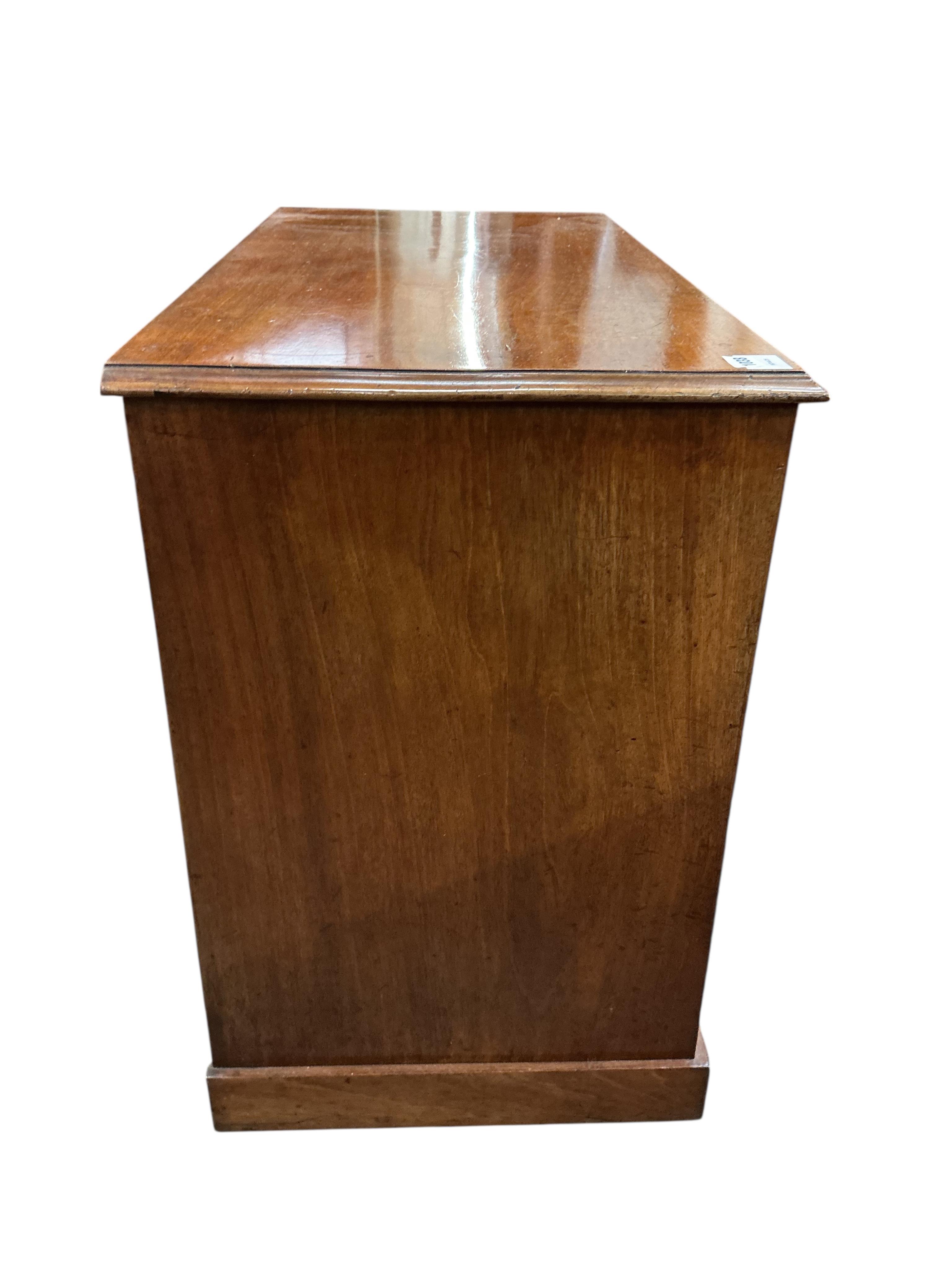 A George IV mahogany kneehole desk, width 98cm, depth 49cm, height 76cm